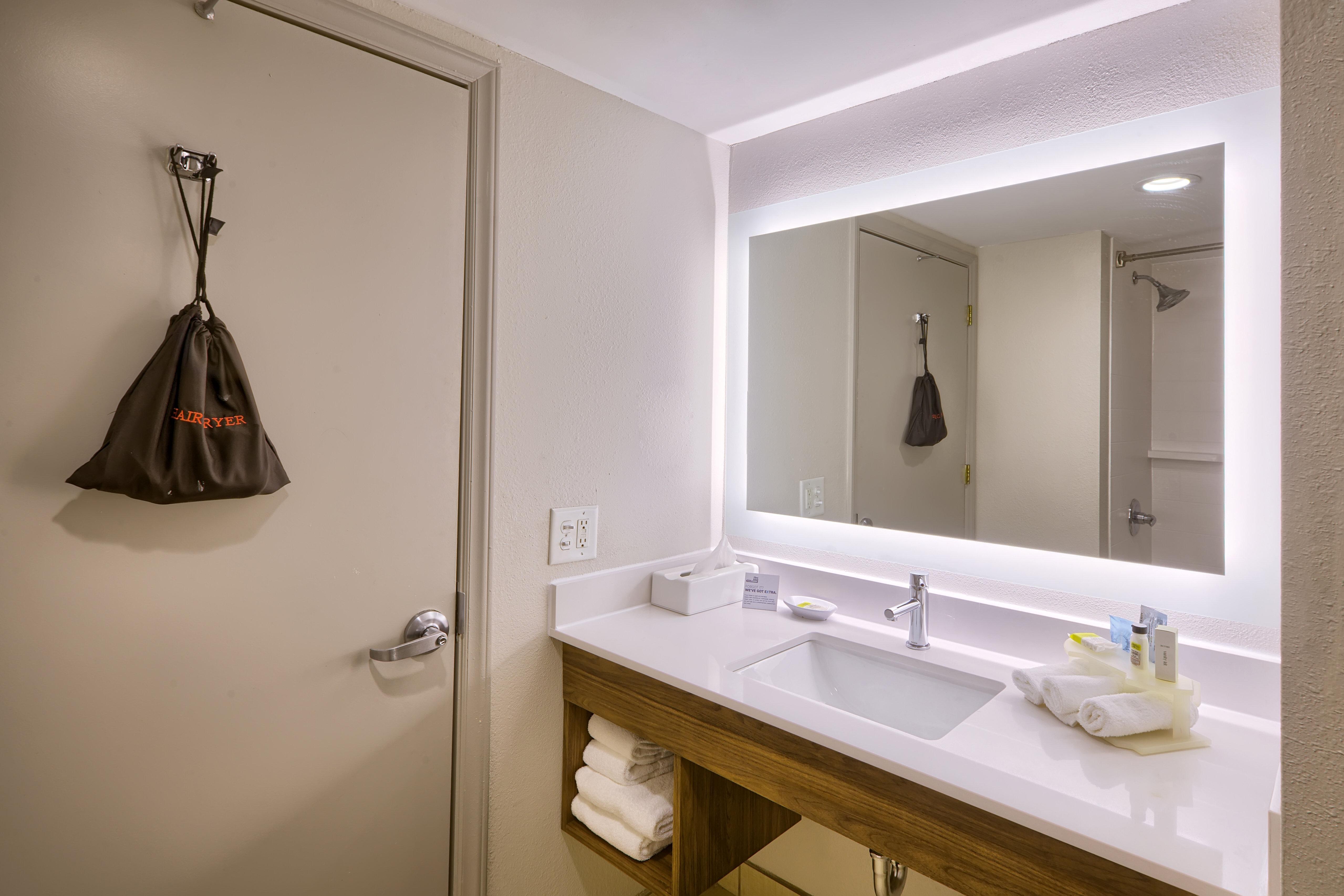 Holiday Inn Express Hotel & Suites Raleigh North - Wake Forest By Ihg Екстериор снимка