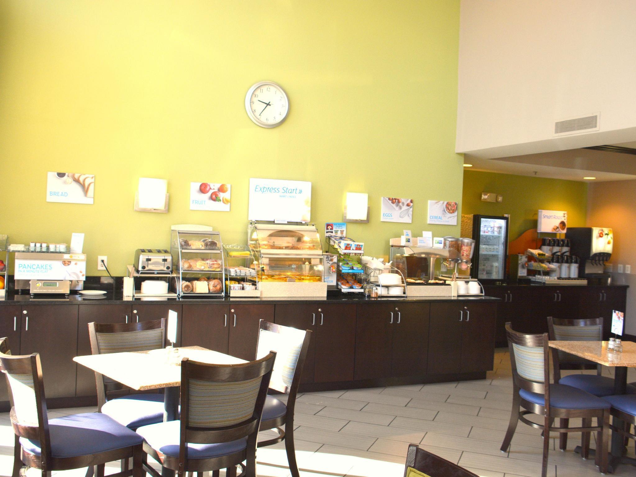 Holiday Inn Express Hotel & Suites Raleigh North - Wake Forest By Ihg Екстериор снимка