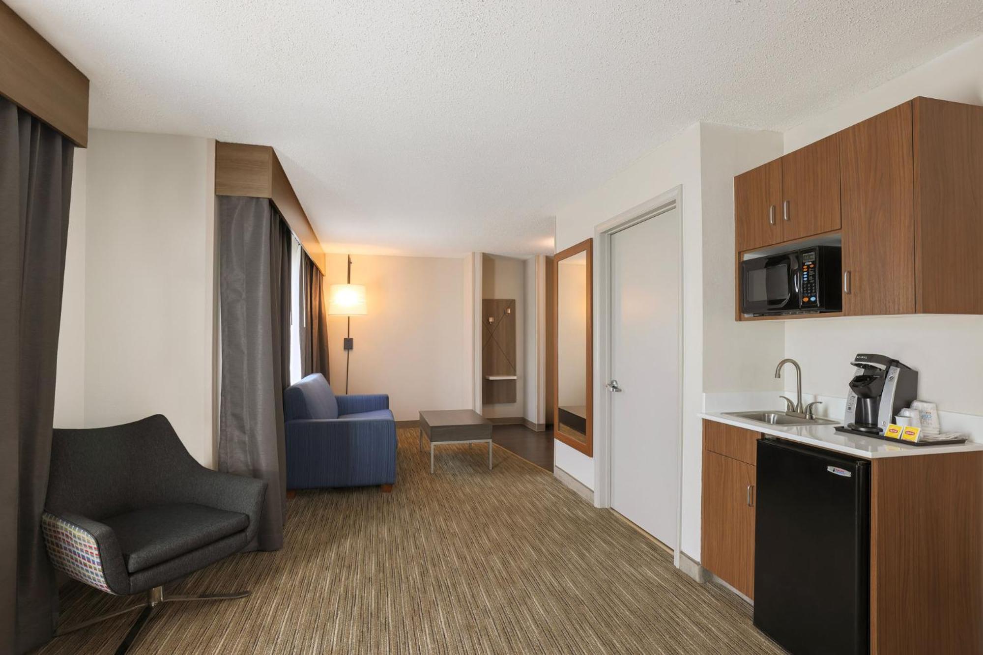 Holiday Inn Express Hotel & Suites Raleigh North - Wake Forest By Ihg Екстериор снимка