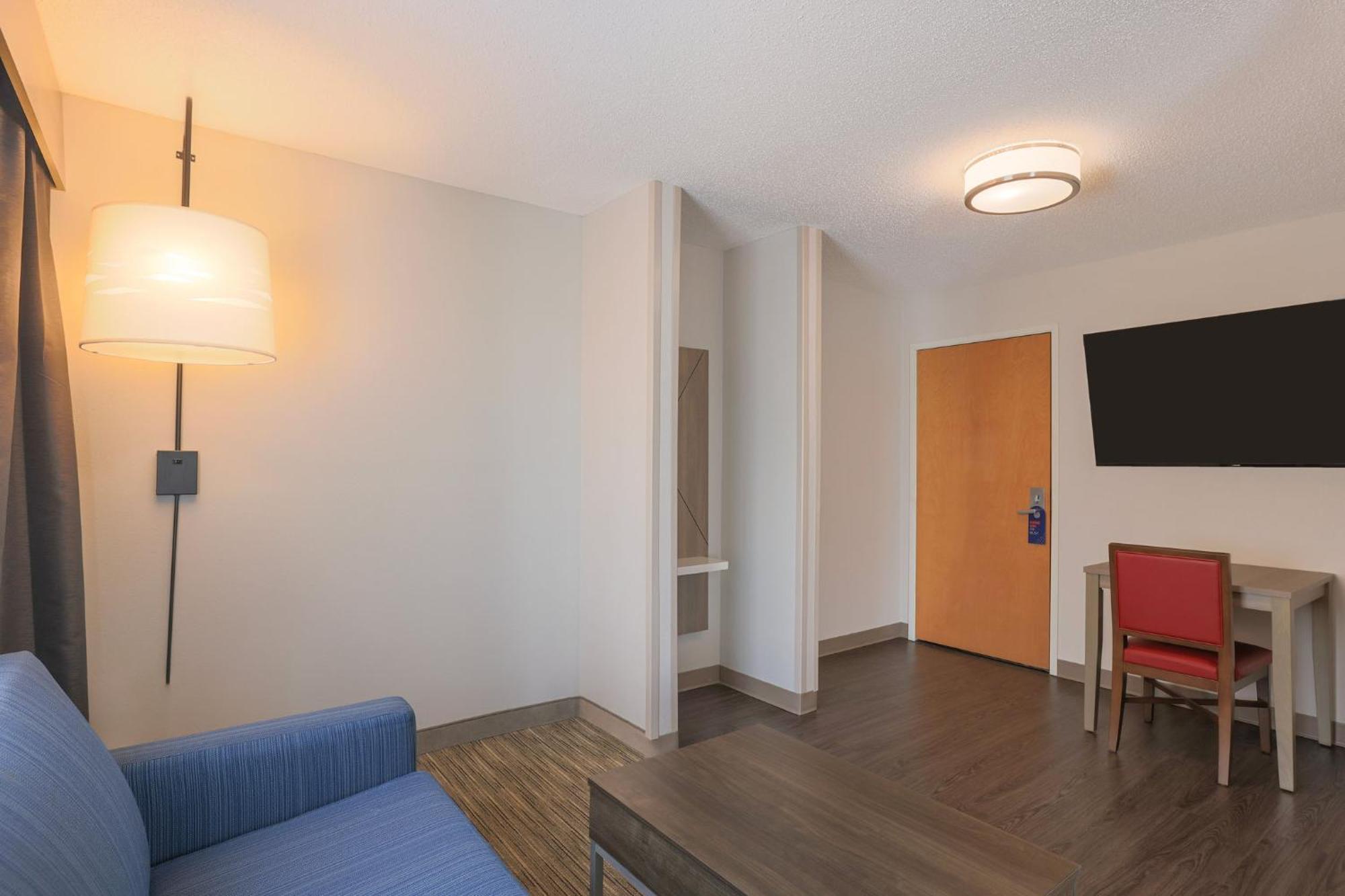 Holiday Inn Express Hotel & Suites Raleigh North - Wake Forest By Ihg Екстериор снимка